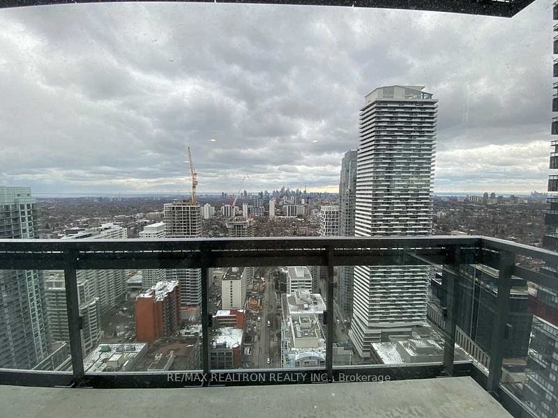 39 Roehampton Ave, unit 3705 for rent