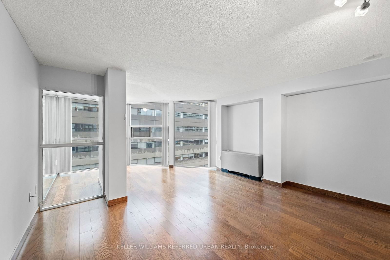 705 King St W, unit 1006 for sale