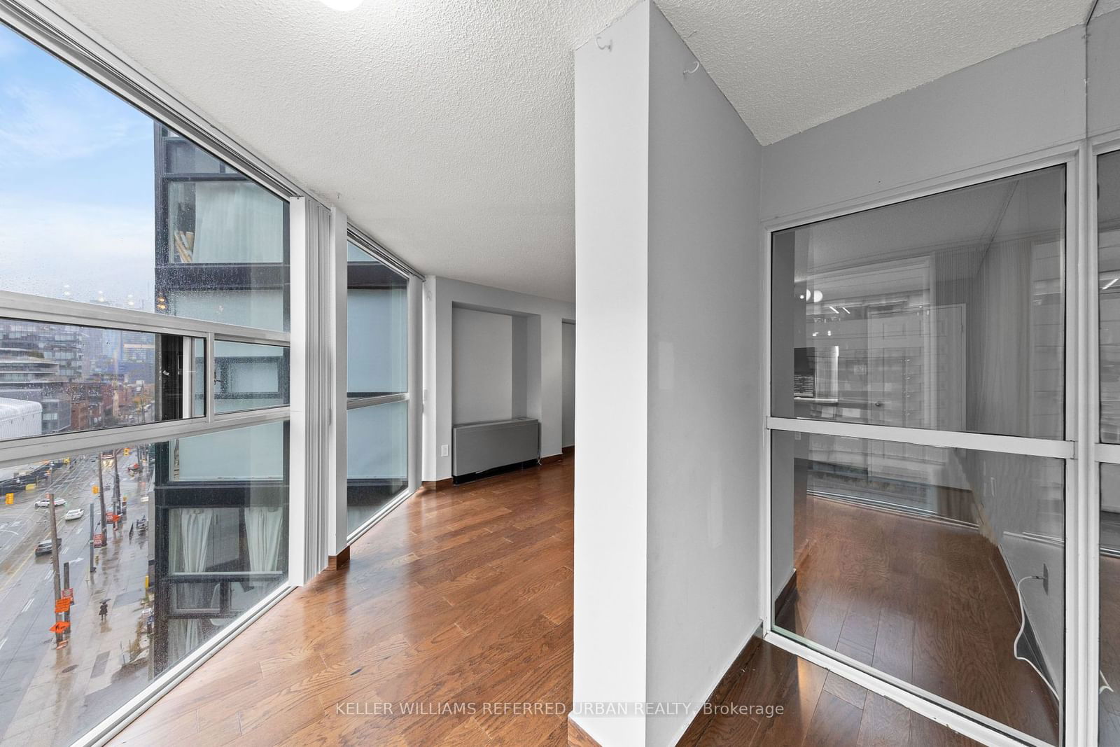 705 King St W, unit 1006 for sale