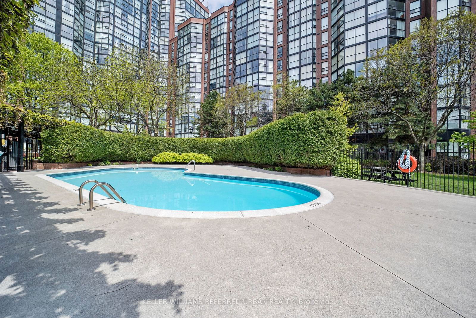 705 King St W, unit 1006 for sale