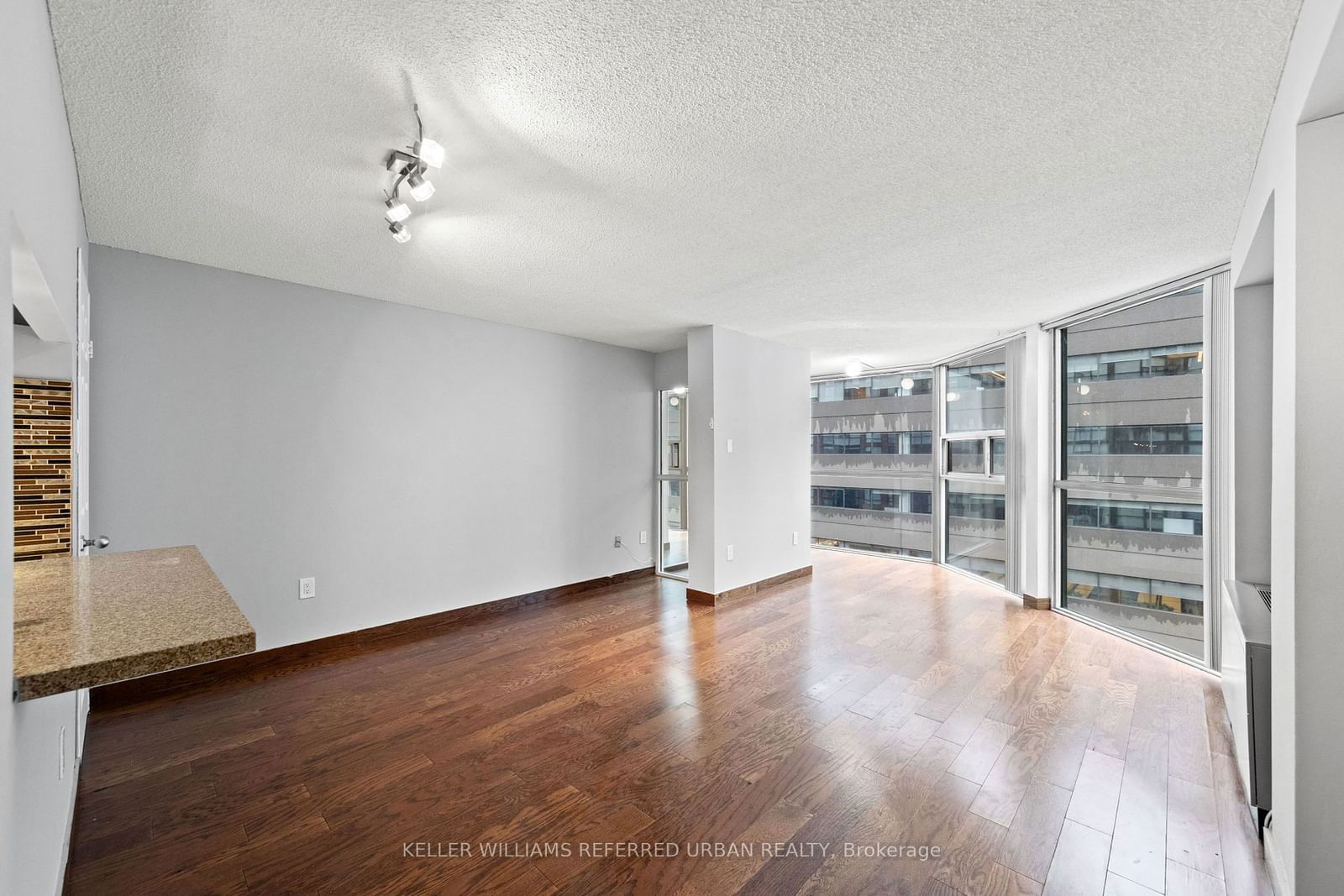 705 King St W, unit 1006 for sale