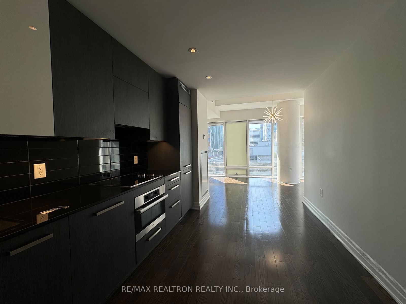 8 The Esplanade Ave, unit 1006 for sale