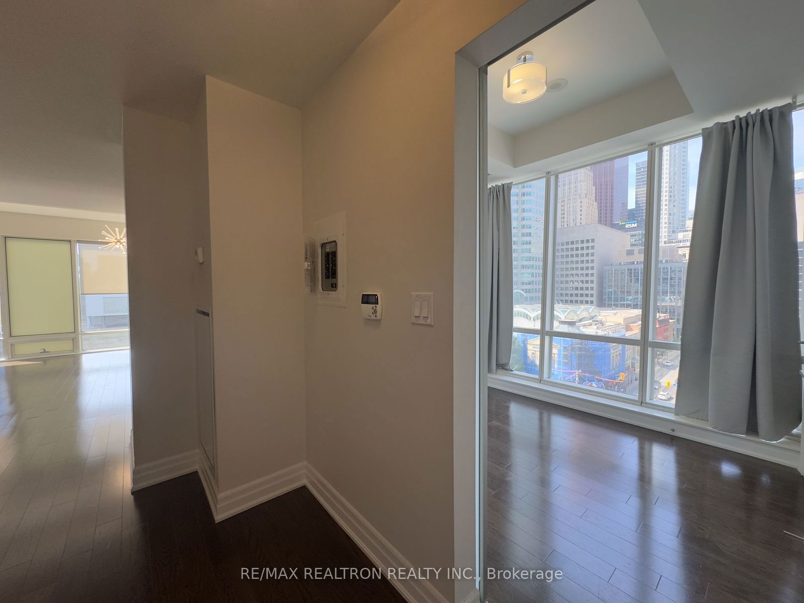 8 The Esplanade Ave, unit 1006 for sale