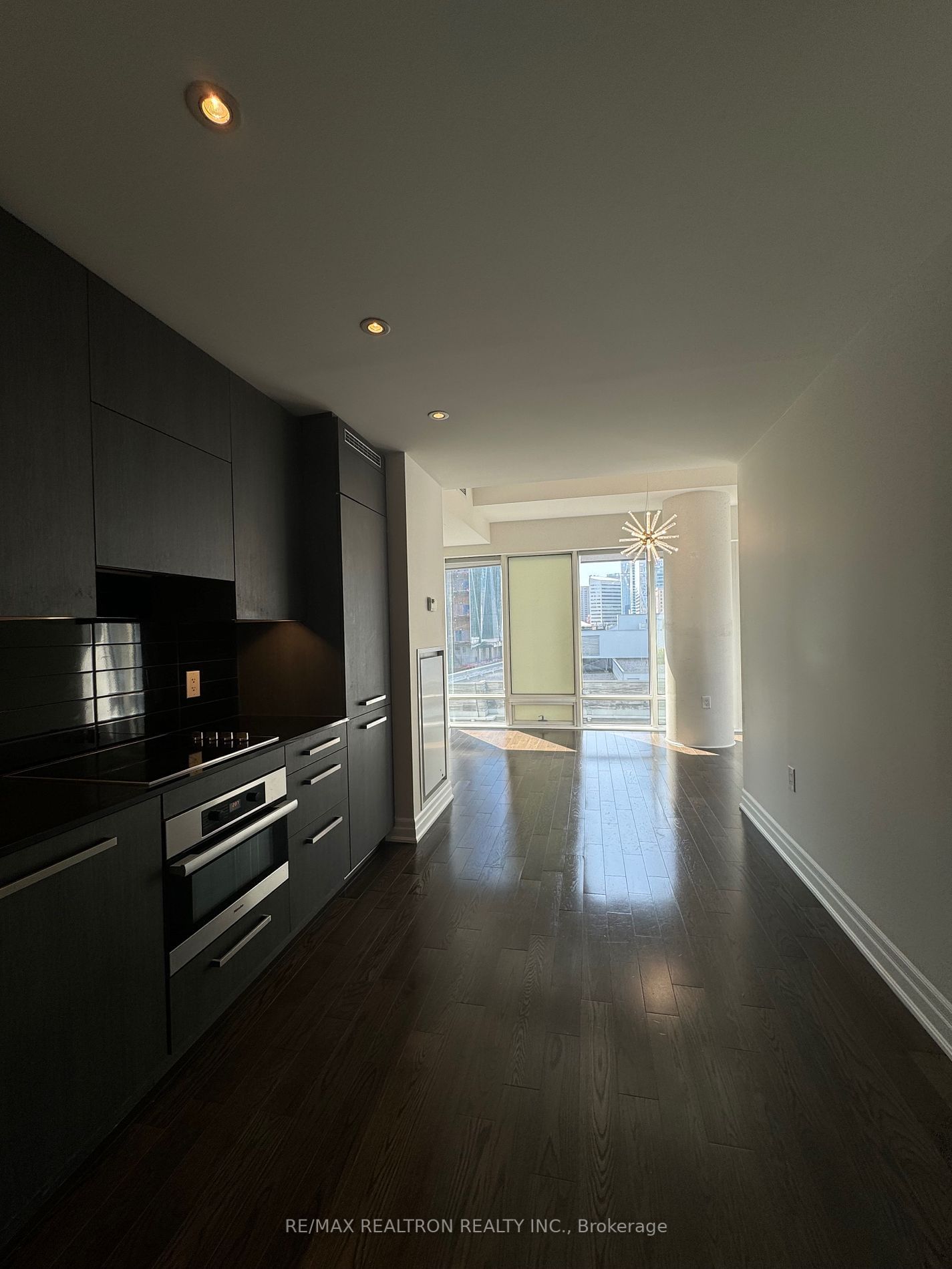 8 The Esplanade Ave, unit 1006 for sale