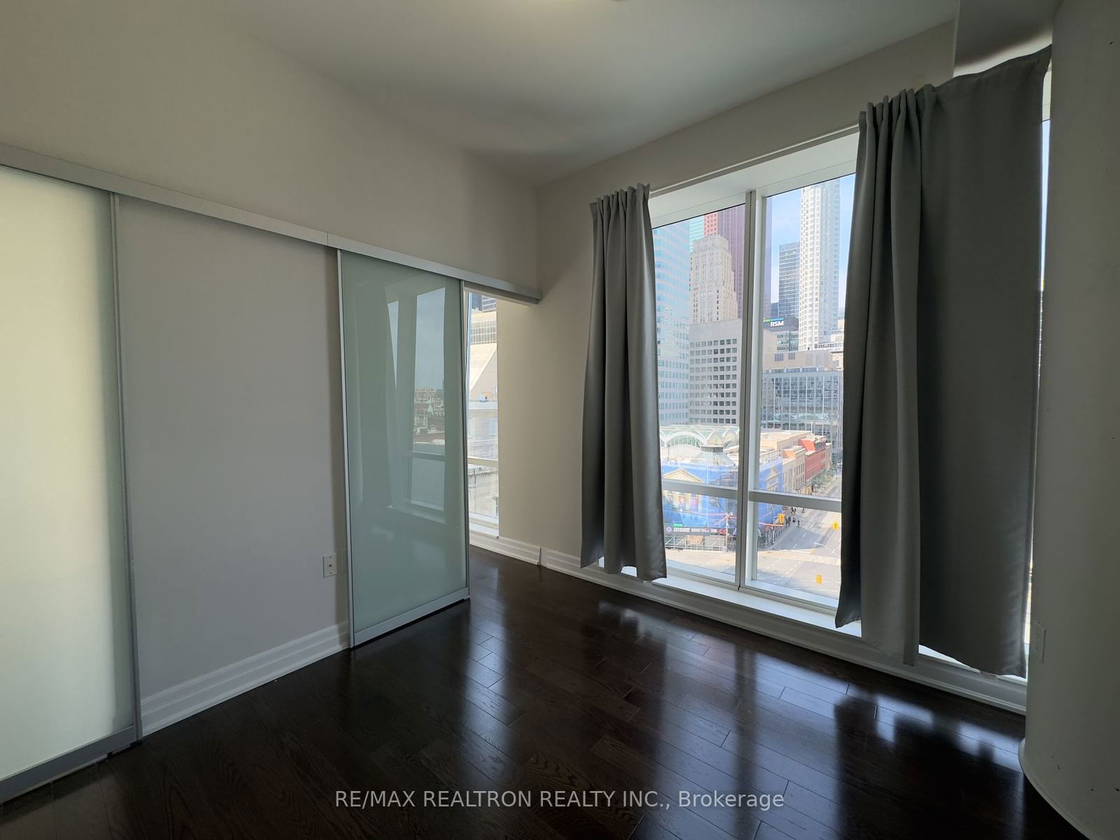 8 The Esplanade Ave, unit 1006 for rent