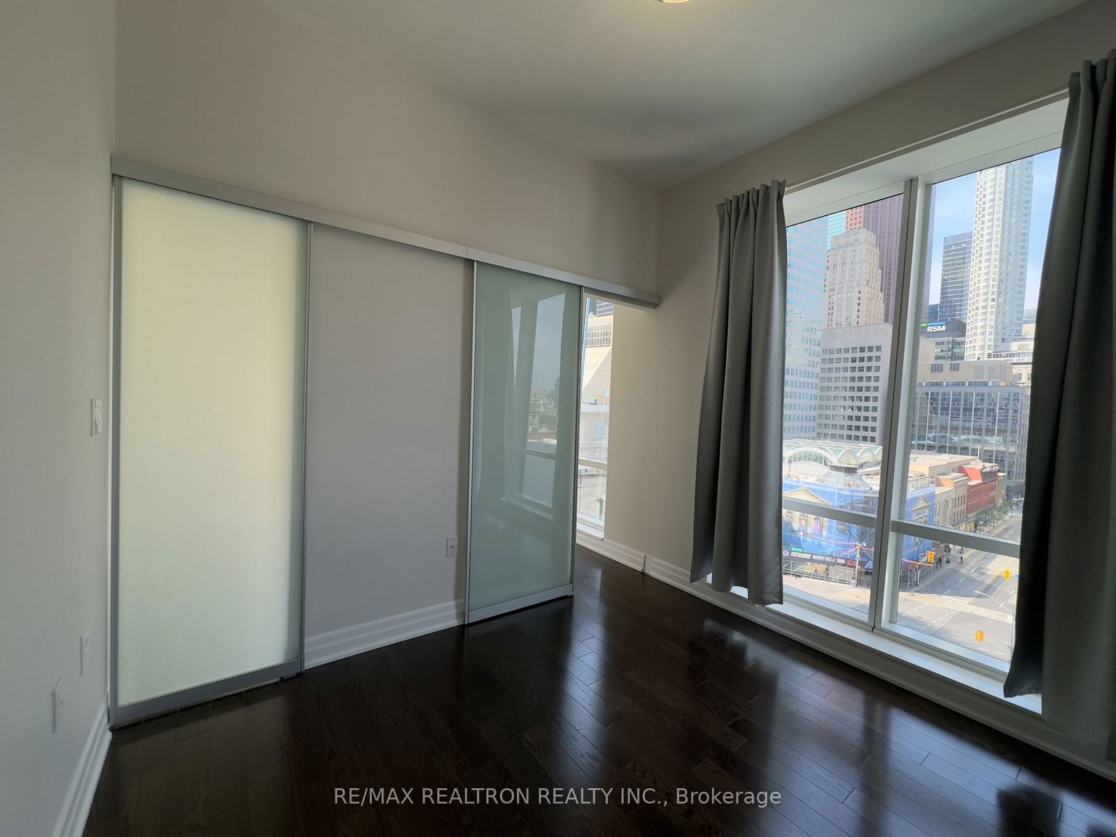 8 The Esplanade Ave, unit 1006 for rent