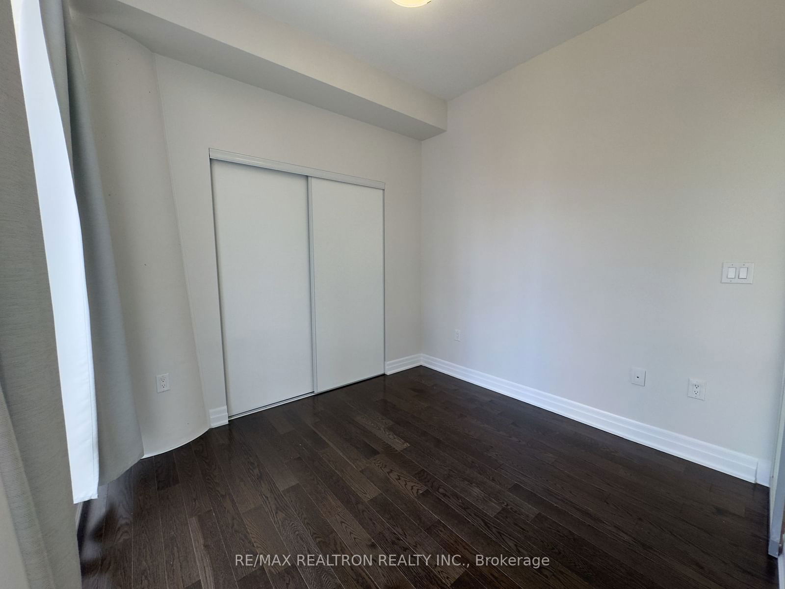 8 The Esplanade Ave, unit 1006 for rent