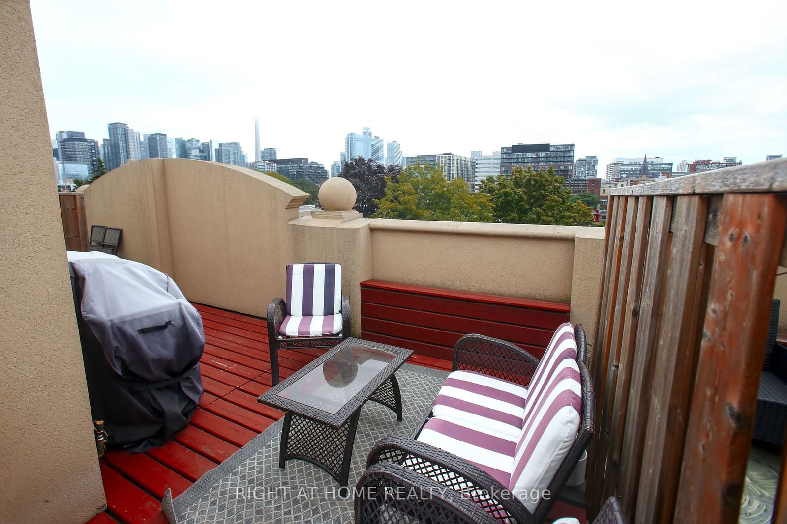 80 Carr St, unit TH6 for rent