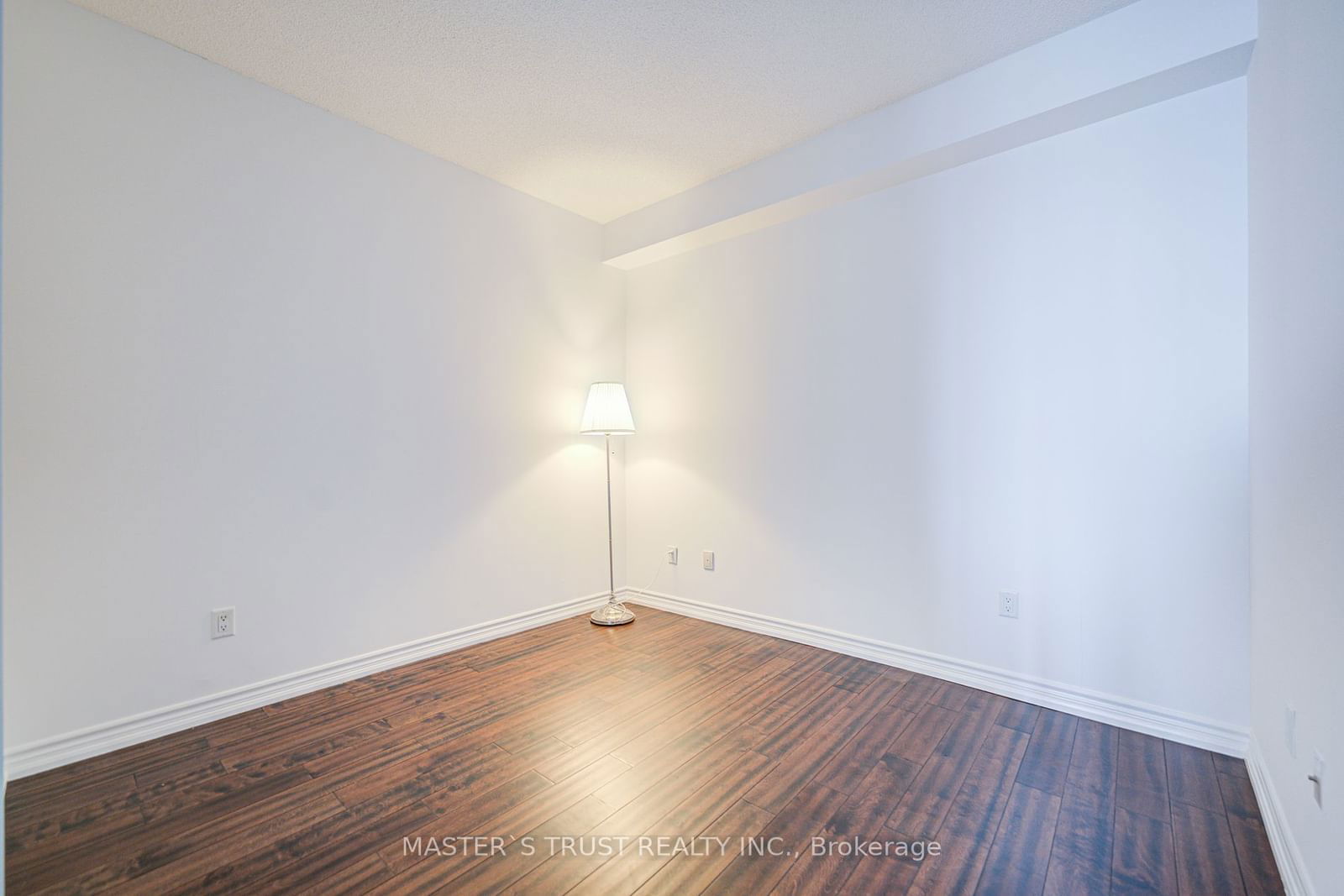 386 Yonge St, unit 4604 for sale