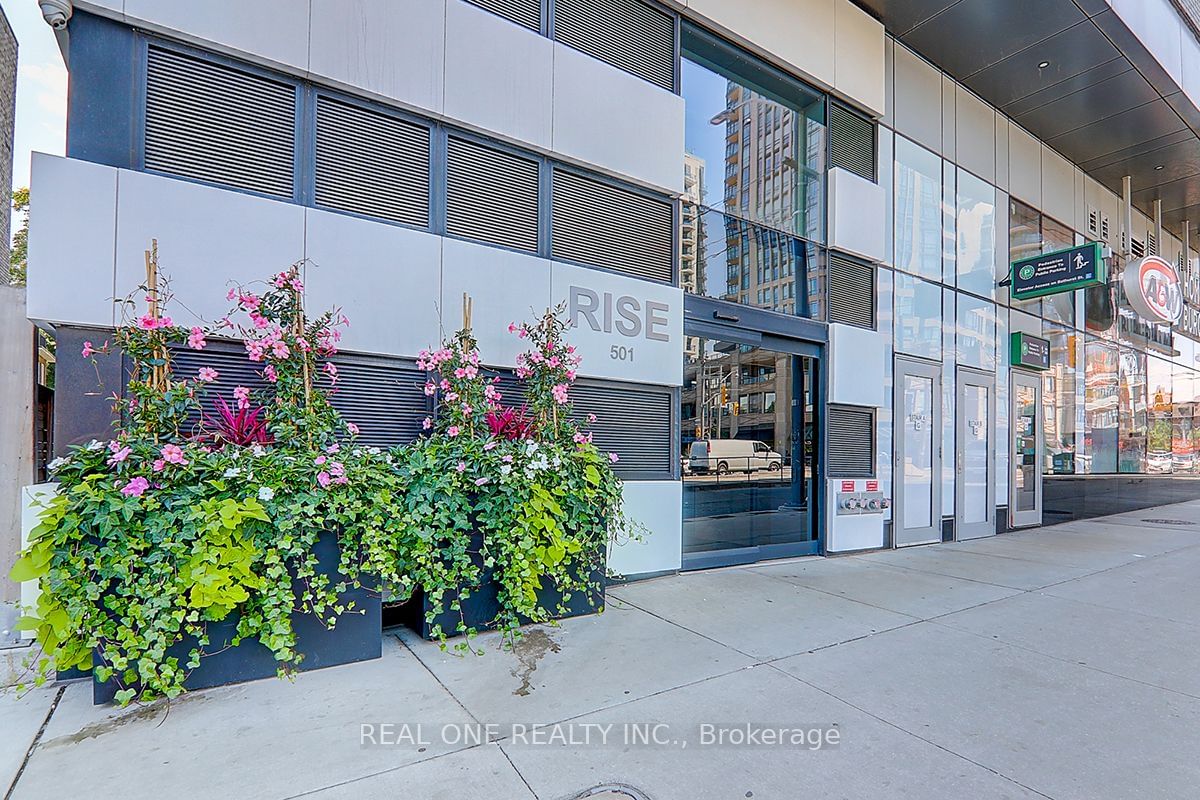 501 St Clair Ave W, unit 1510 for sale