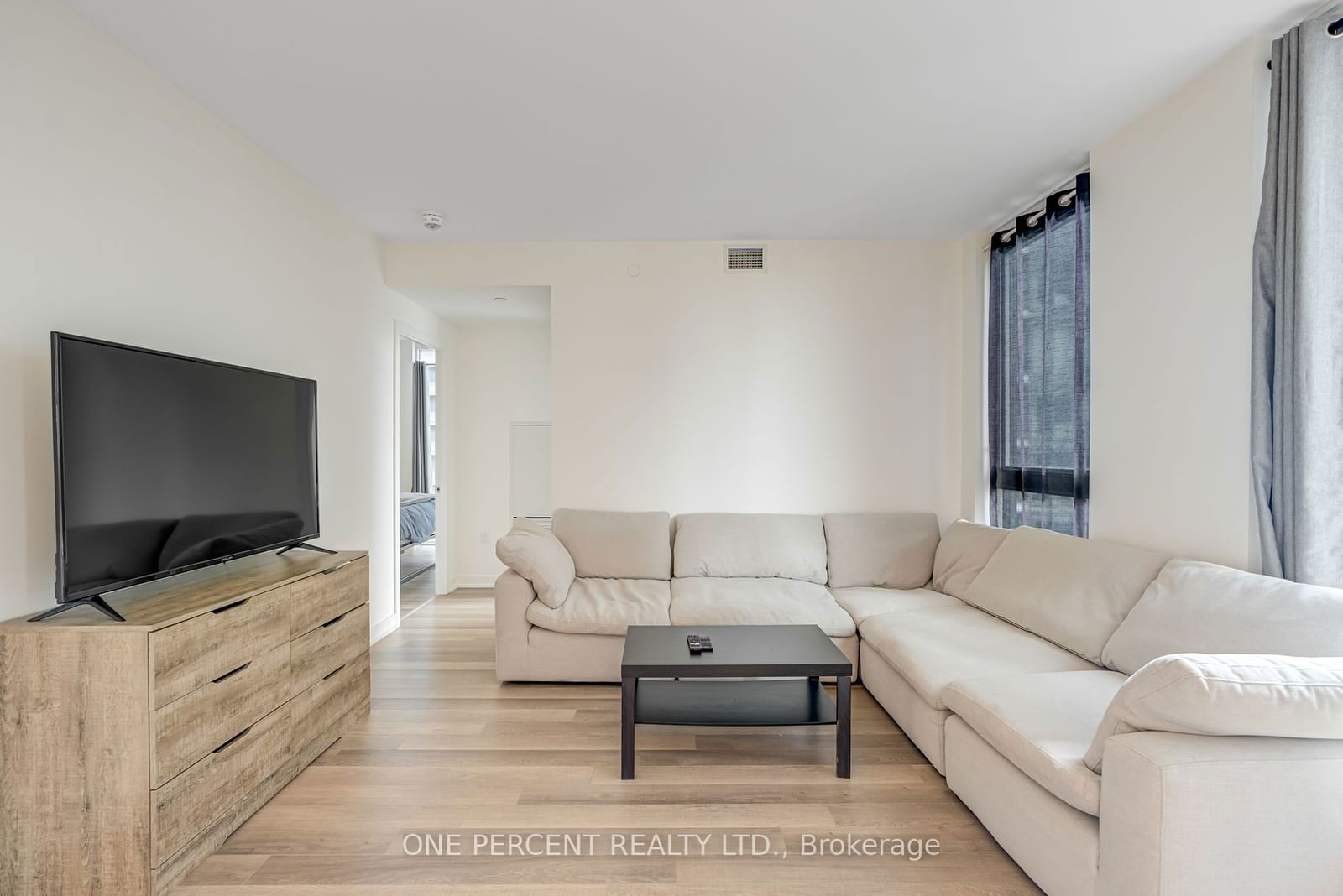 357 King St W, unit 2108 for sale