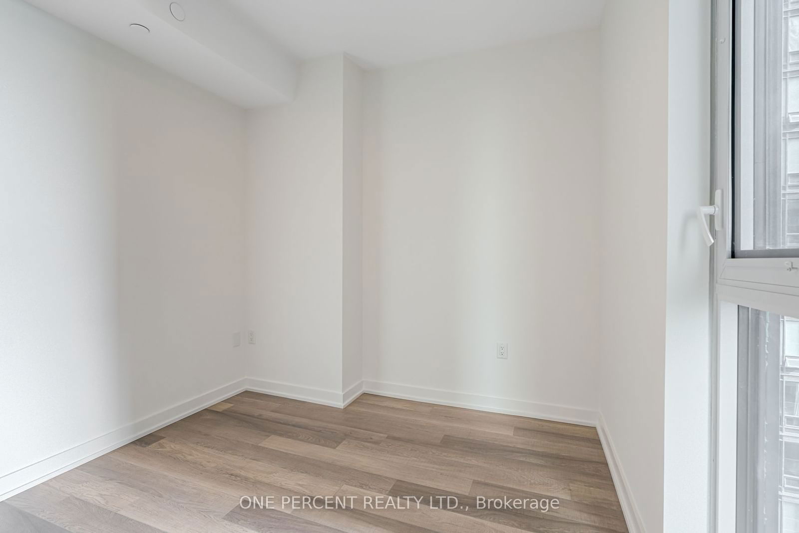 357 King St W, unit 2108 for sale