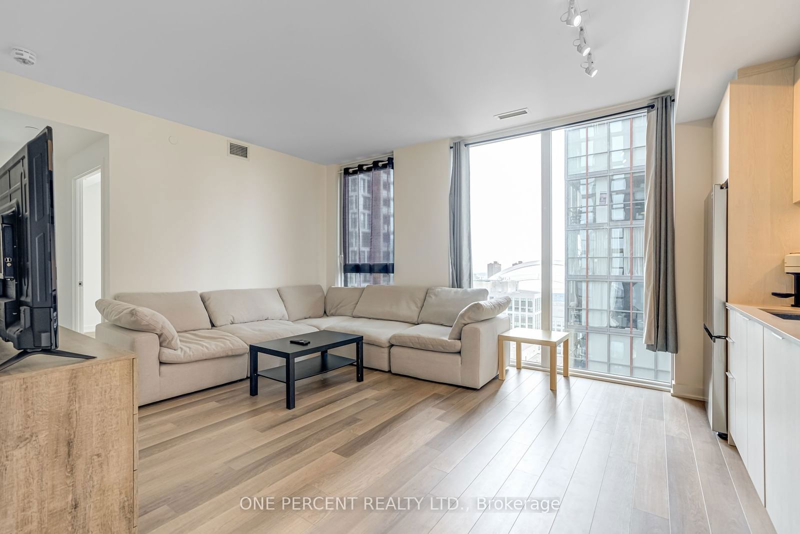 357 King St W, unit 2108 for sale