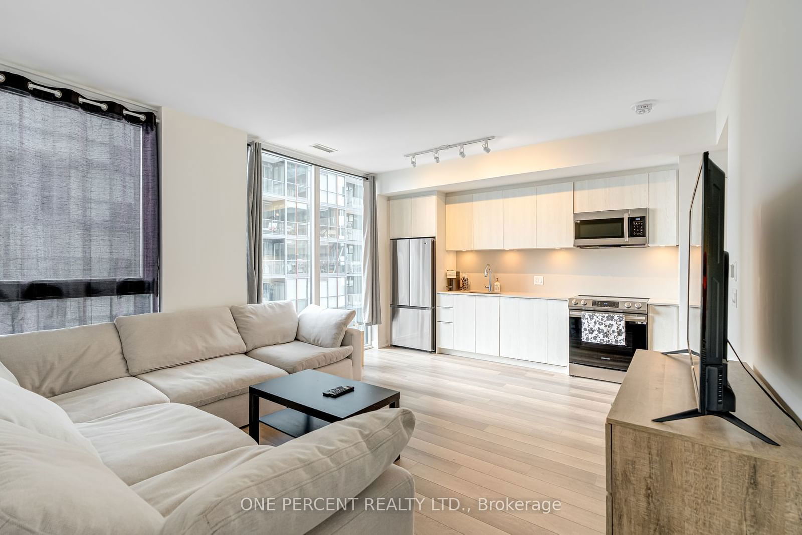 357 King St W, unit 2108 for sale