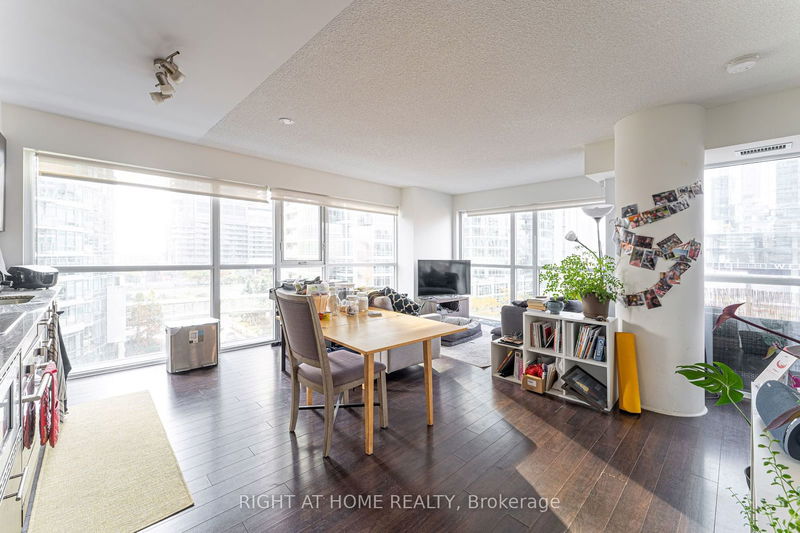 352 Front St W, unit 407 for rent