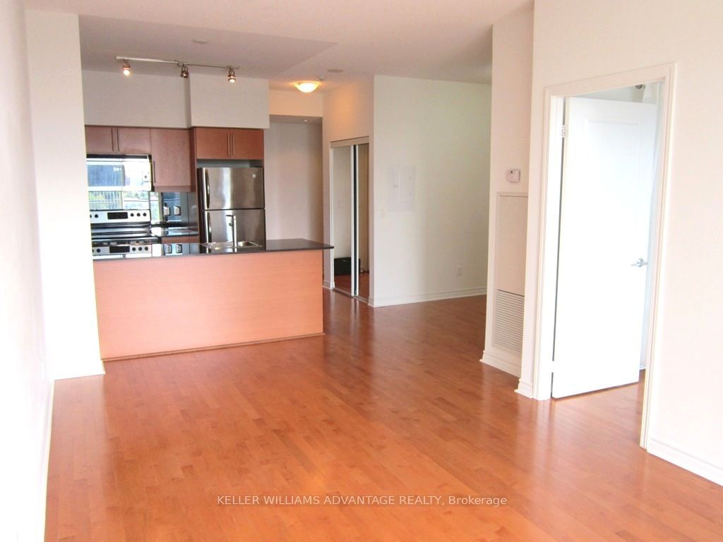 2885 Bayview Ave, unit 422 for rent