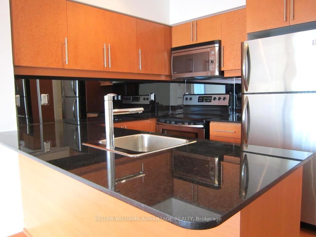 2885 Bayview Ave, unit 422 for rent