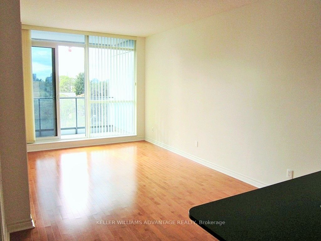 2885 Bayview Ave, unit 422 for rent