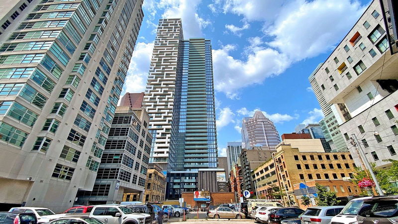 25 Richmond St E, unit 423 for rent