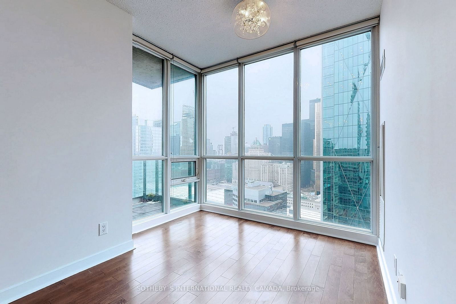 18 Harbour St, unit 3102 for rent