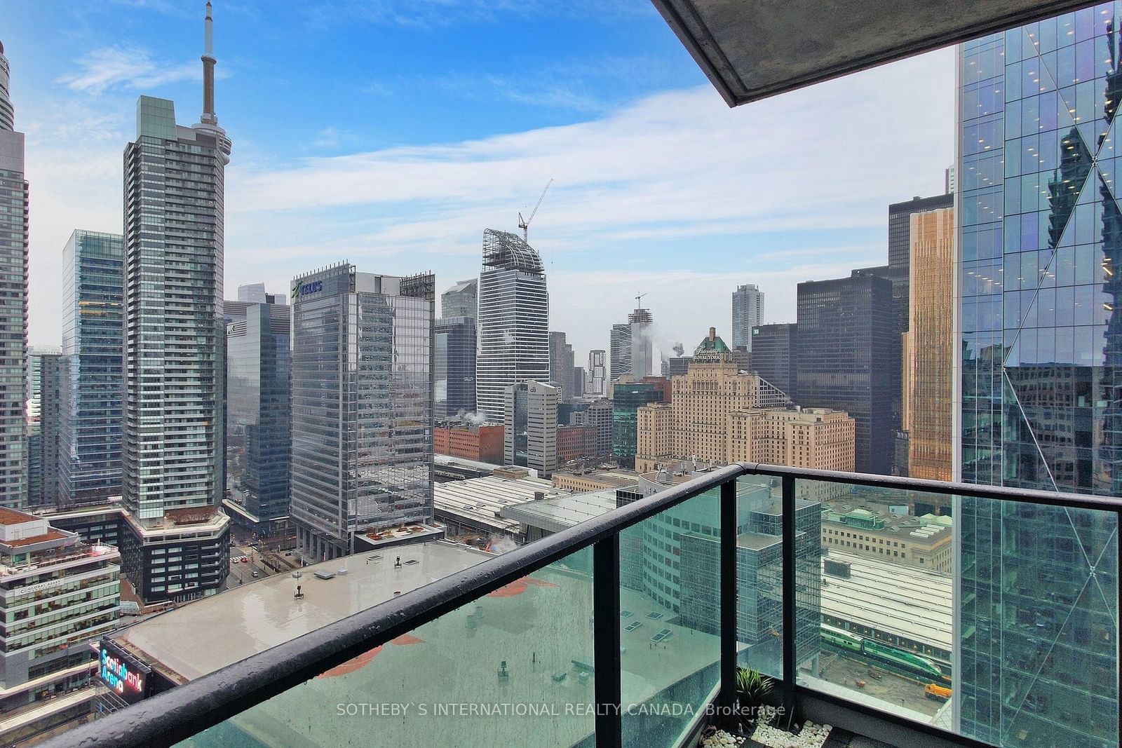 18 Harbour St, unit 3102 for rent