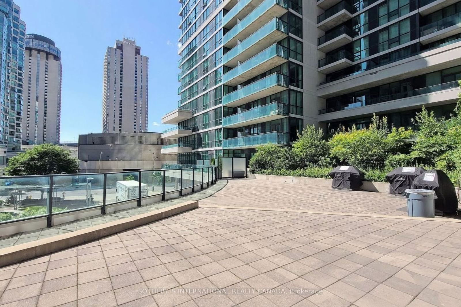 18 Harbour St, unit 3102 for rent