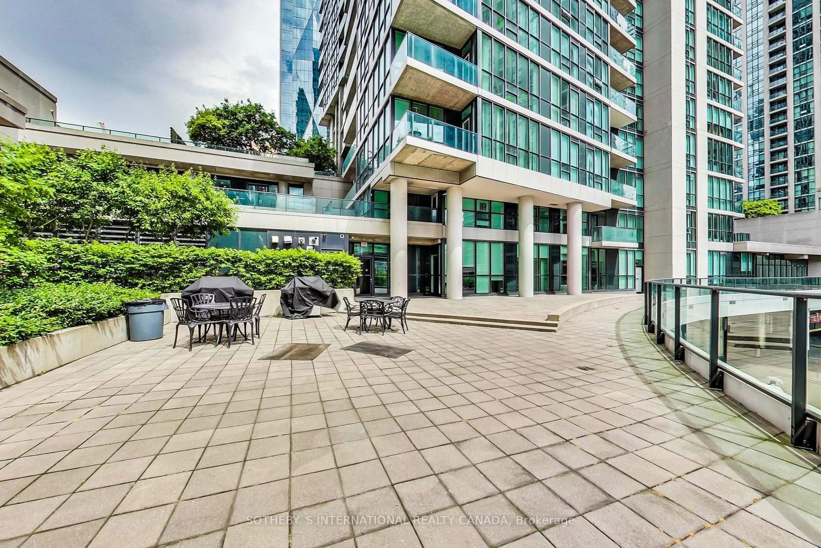 18 Harbour St, unit 3102 for rent