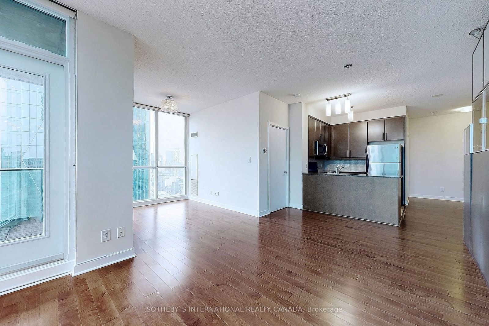 18 Harbour St, unit 3102 for rent