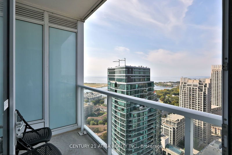 19 Bathurst St, unit 3715 for rent