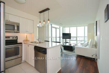 19 Grand Trunk Cres, unit PH 01 for rent