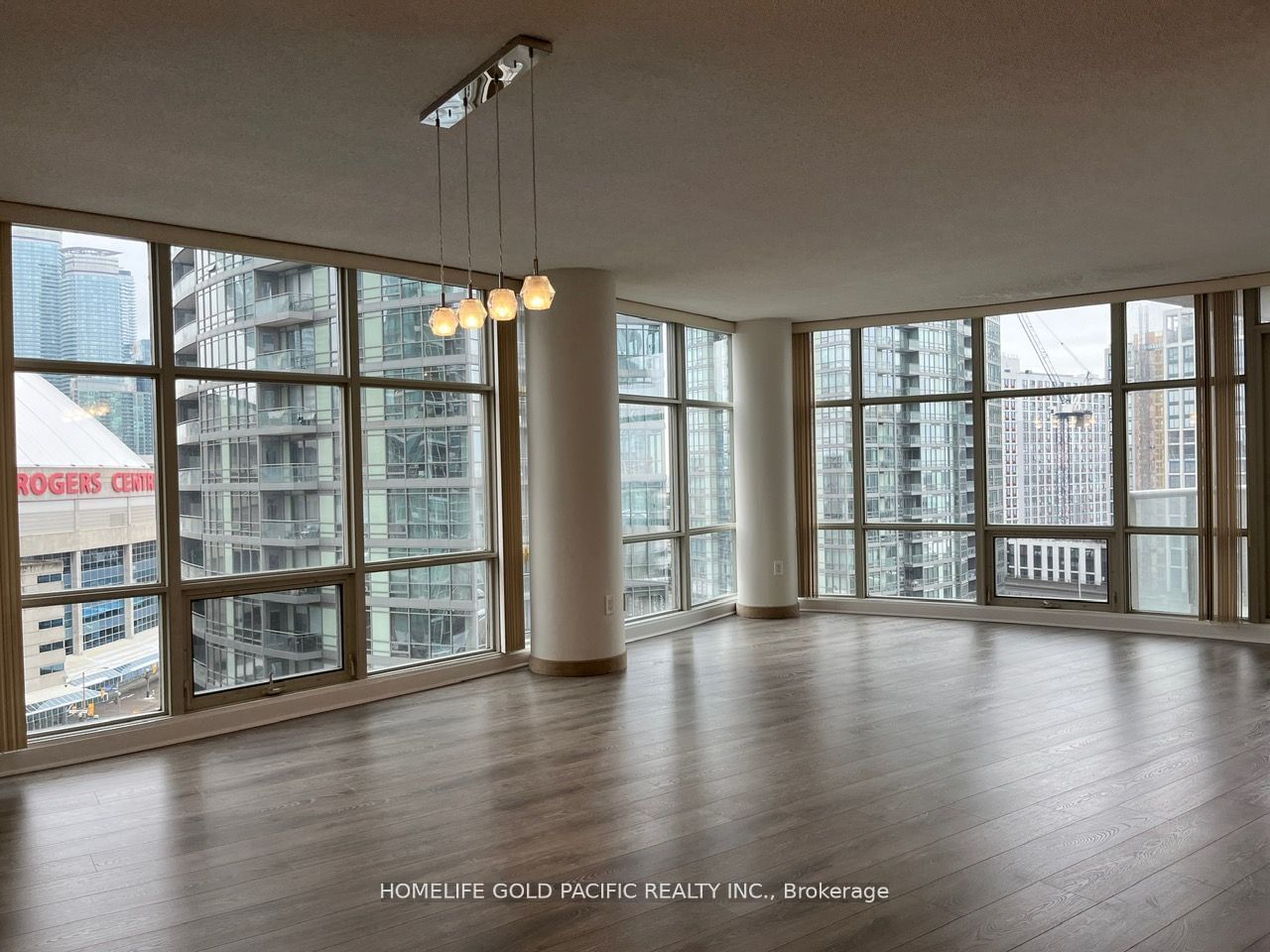 10 Navy Wharf Crt, unit 1209 for rent