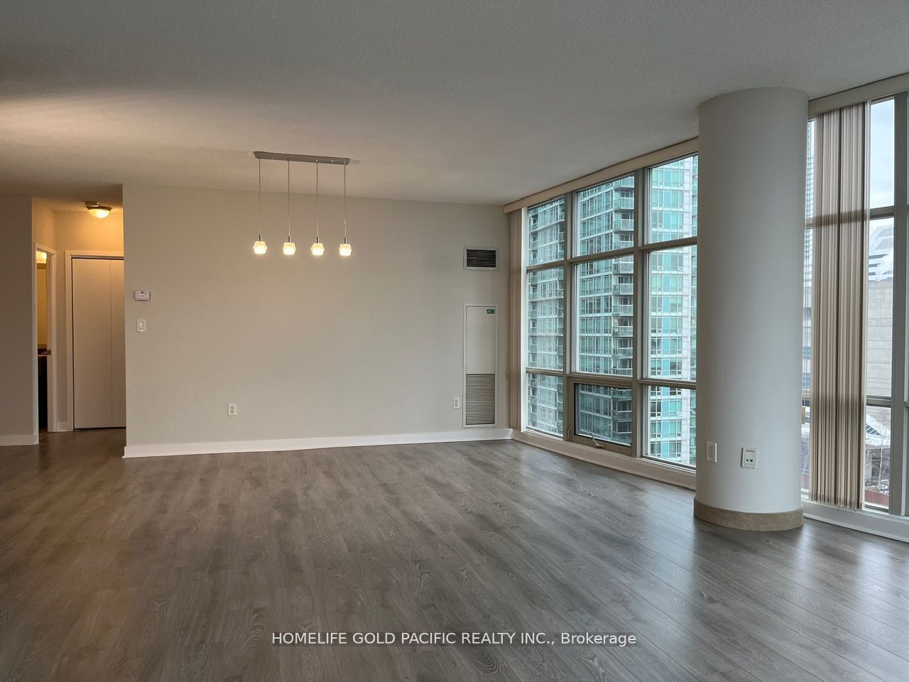 10 Navy Wharf Crt, unit 1209 for rent