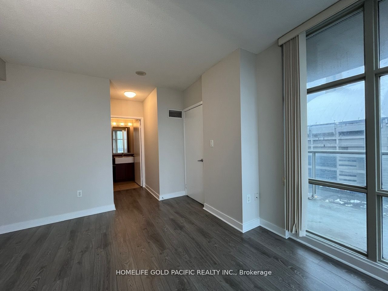 10 Navy Wharf Crt, unit 1209 for rent