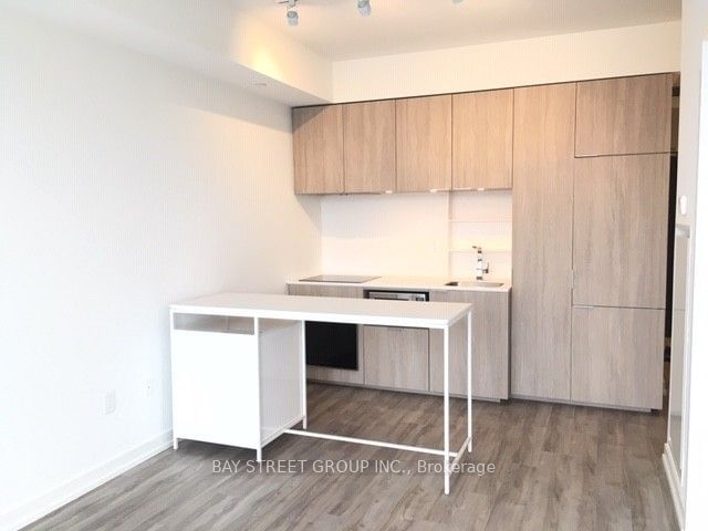 77 Shuter St, unit 2105 for rent