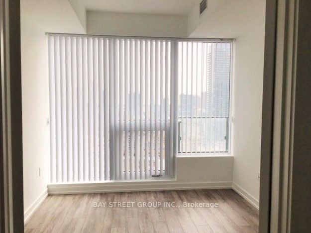 77 Shuter St, unit 2105 for rent