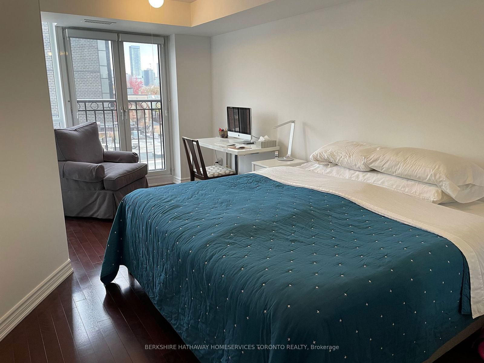 308 Palmerston Ave, unit 415 for rent