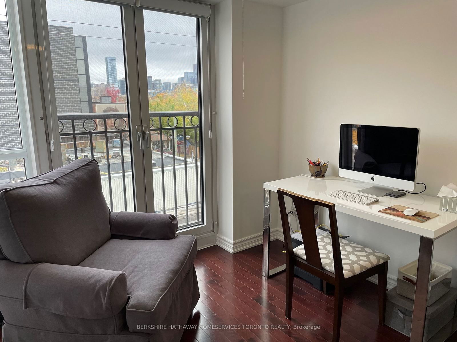 308 Palmerston Ave, unit 415 for rent