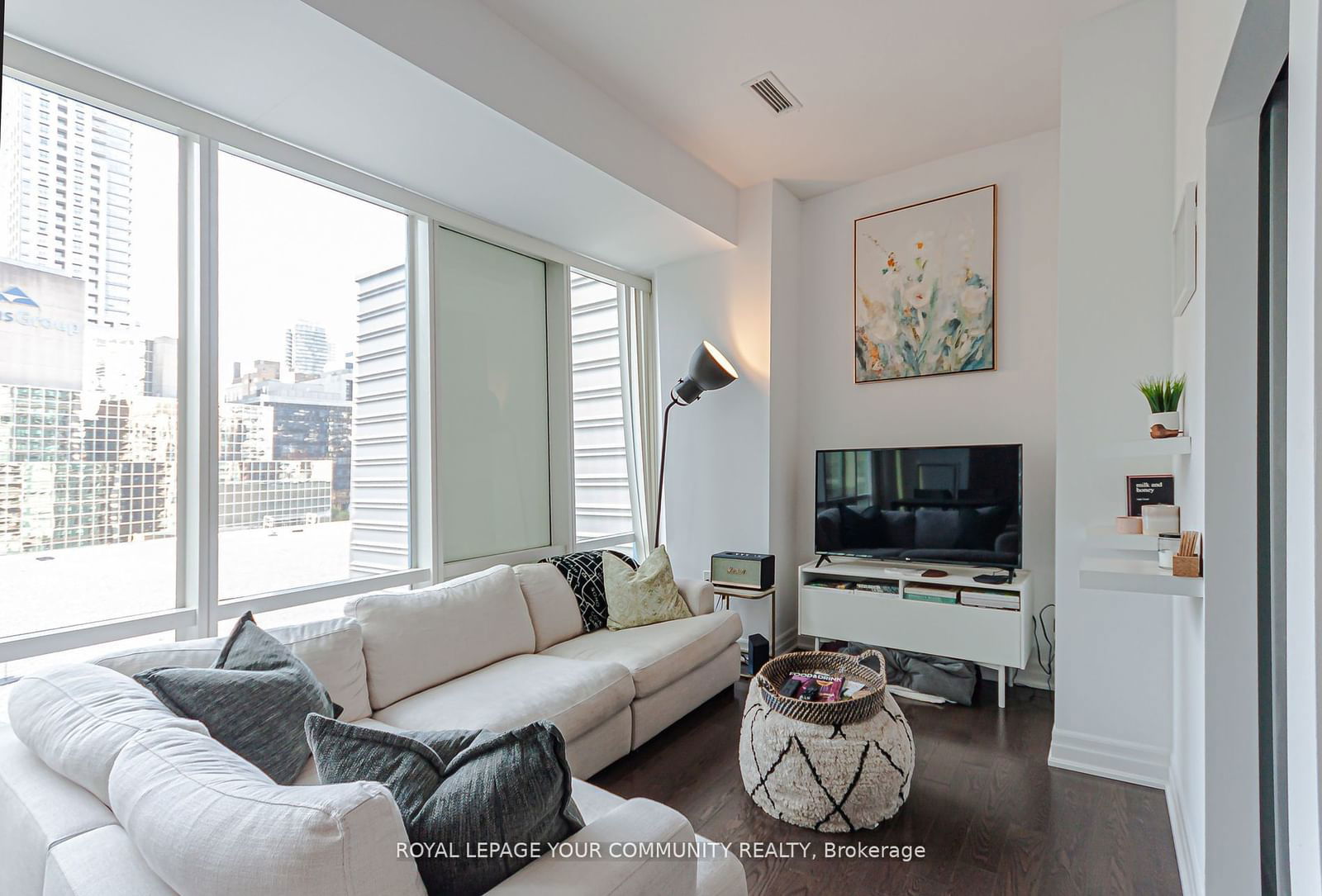 8 The Esplanade St, unit 907 for sale