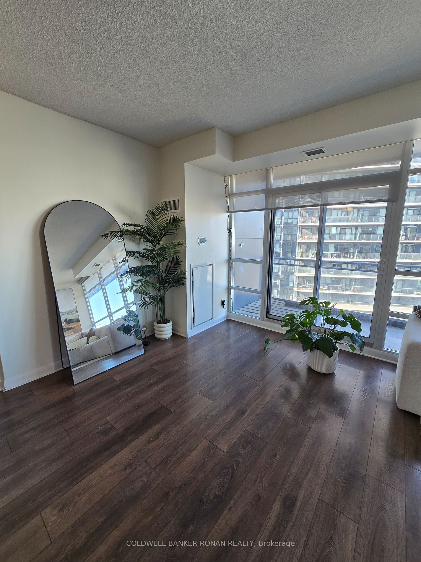 15 Bruyeres Mews, unit 1109 for rent