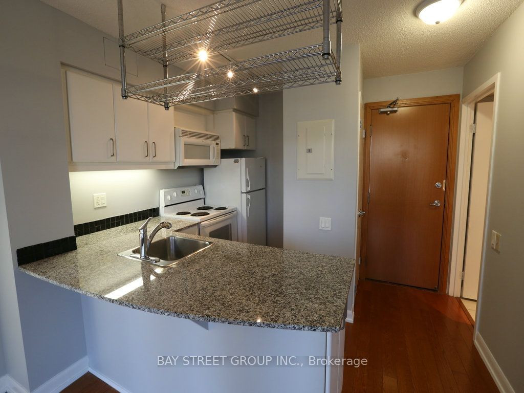 33 Sheppard Ave E, unit 1709 for rent