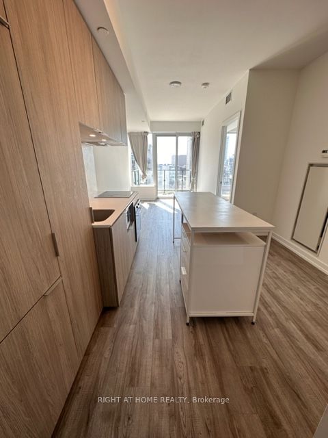 77 Shuter St, unit 2916 for rent