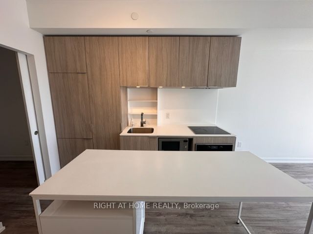 77 Shuter St, unit 2916 for rent