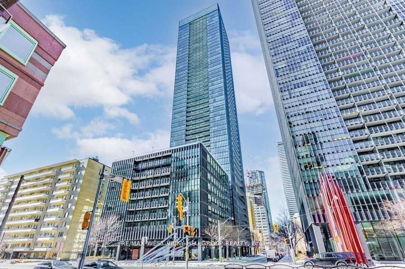 101 Charles St E, unit 619 for sale