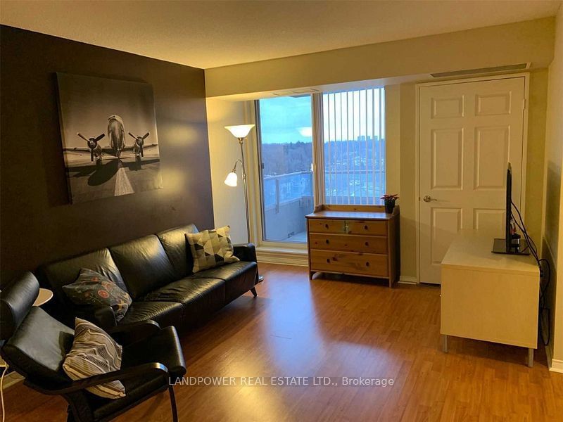 18 Hillcrest Ave, unit 904 for rent