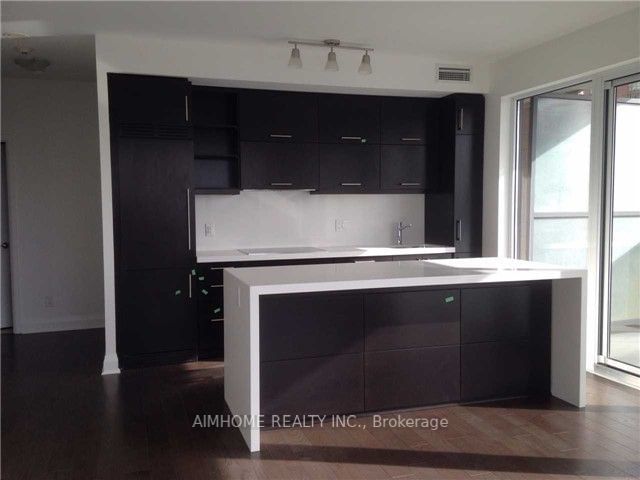 1080 Bay St, unit 2804 for rent