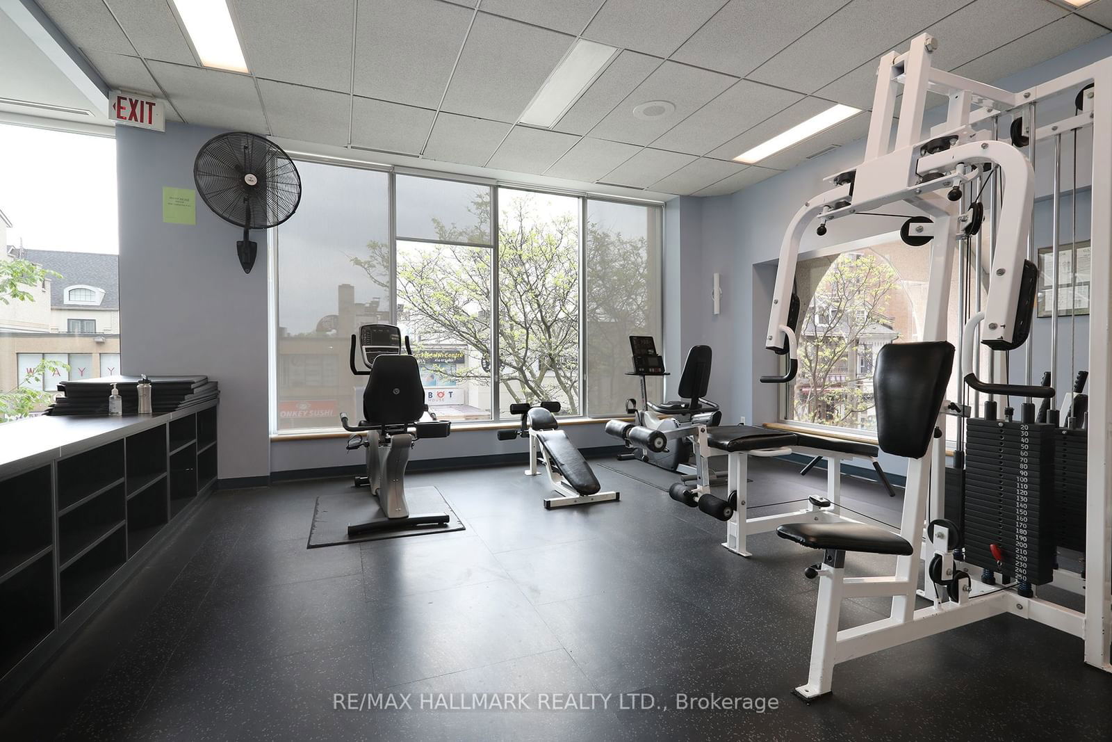 942 Yonge St, unit 409 for sale