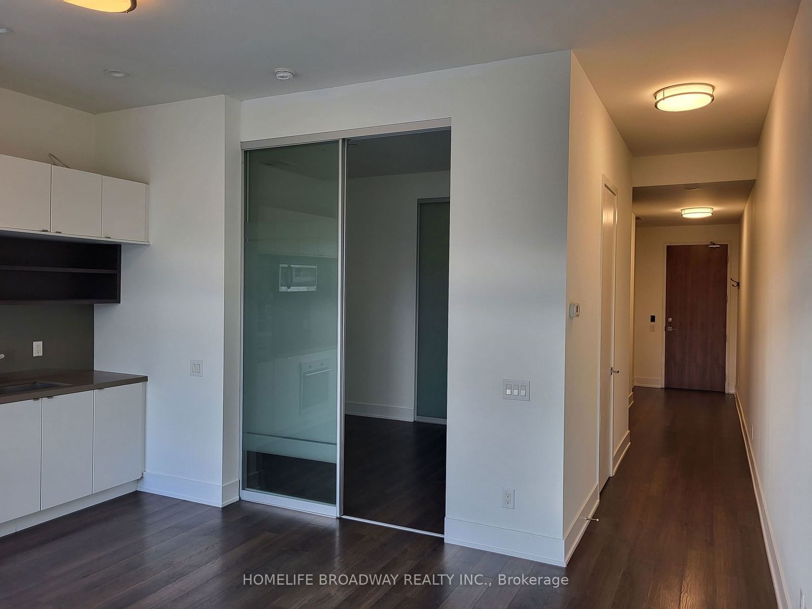 111 St. Clair Ave W, unit 513 for rent