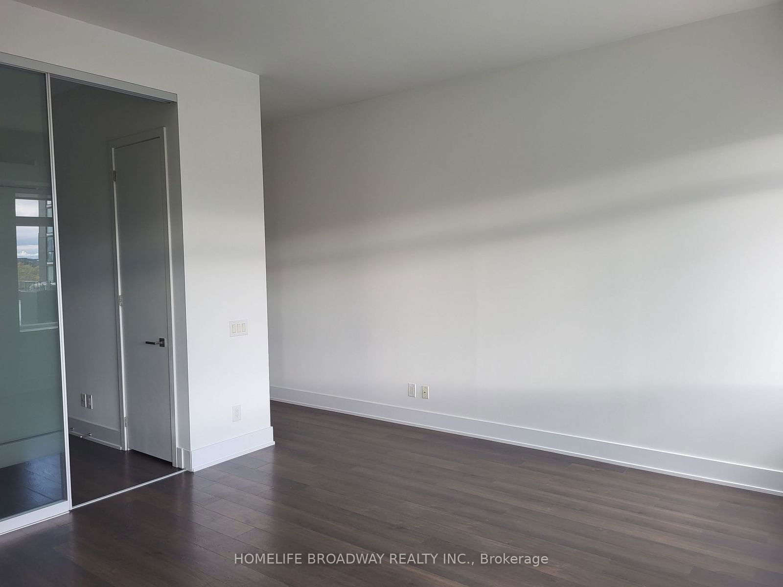 111 St. Clair Ave W, unit 513 for rent