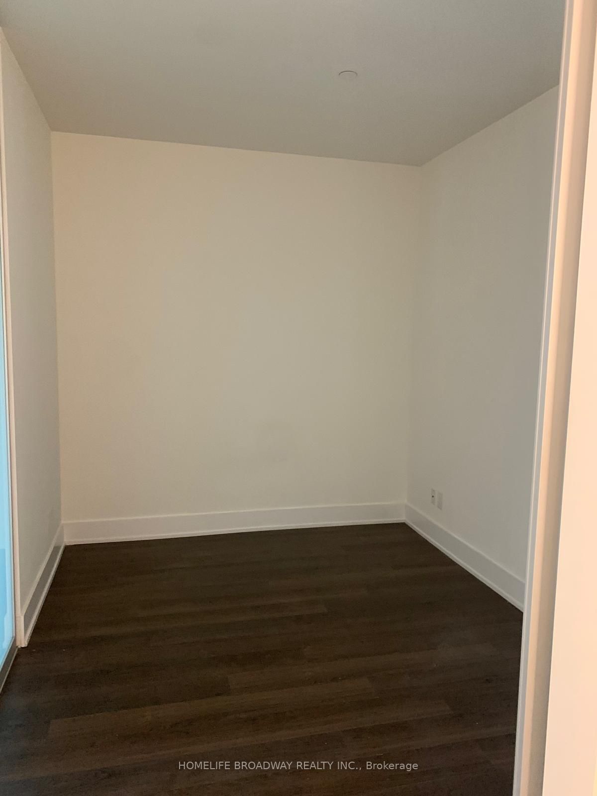 111 St. Clair Ave W, unit 513 for rent