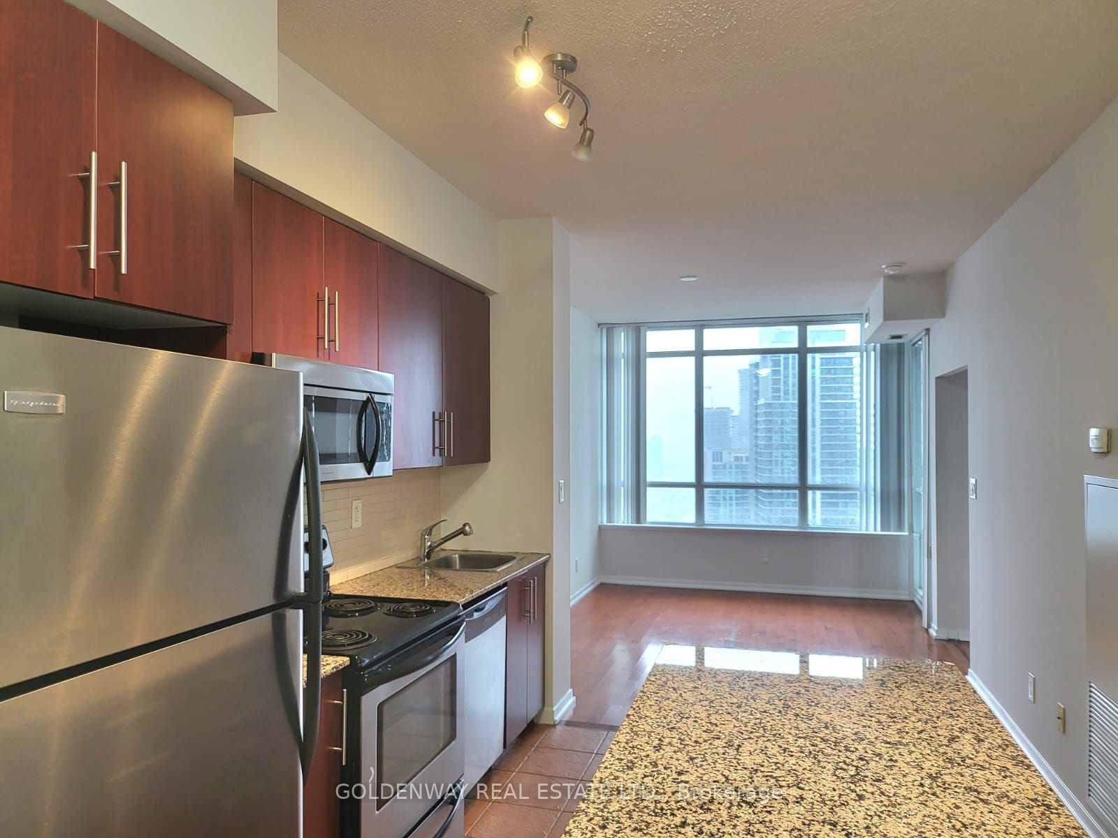 55 Bremner Blvd, unit 4005 for rent